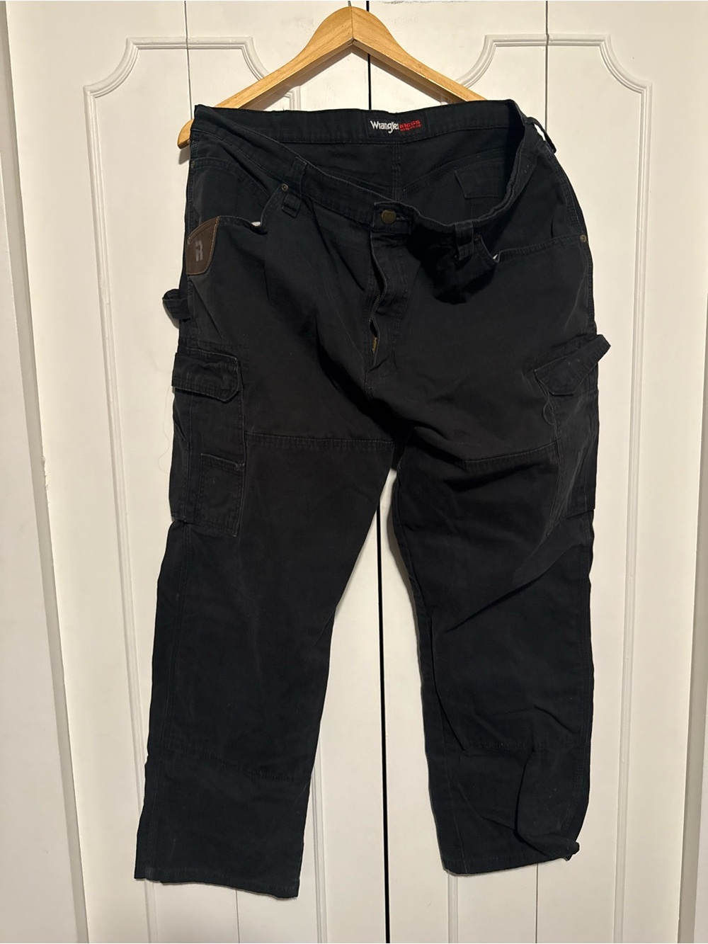 Wrangler Riggs Workwear Black Men's Cargo Pants with Utility Pockets